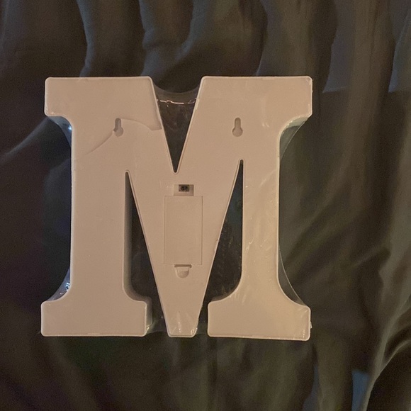 Letter M light up sign - Picture 2 of 2